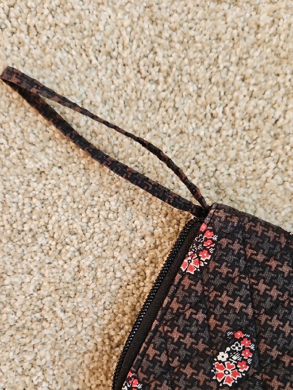 Vera Bradley Size OS Black with Pink Floral Quilted Wristlet Wallet - Picture 5 of 13